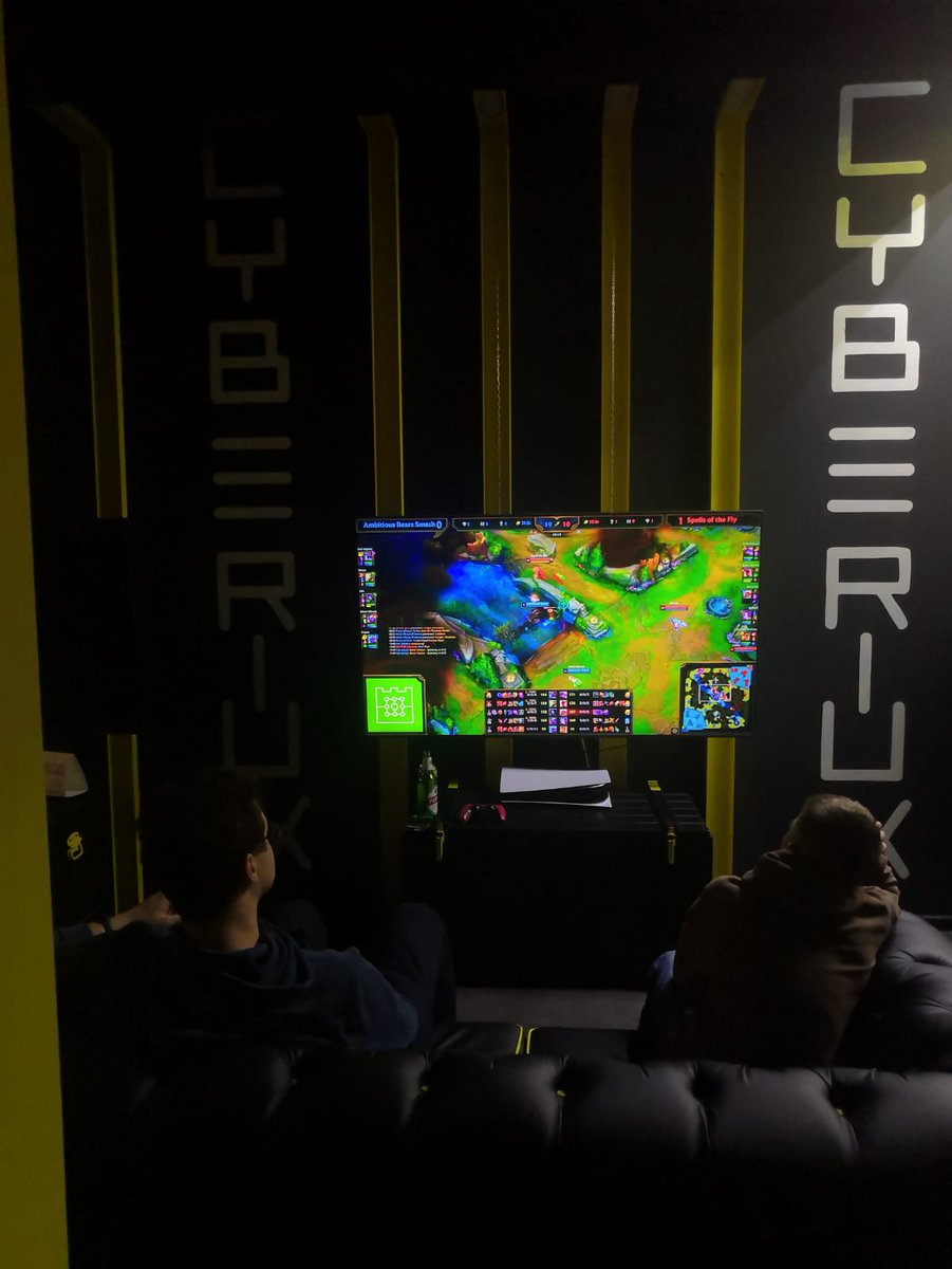 CyberiumK's tweet photo. Dziś w naszej arenie wielki mecz 😎

Finał turnieju Politechniki Krakowskiej LOL 5vs5 🏆🔥

#cyberium #krakow #politechnikakrakowska #esport https://t.co/d5TrLa9wiD