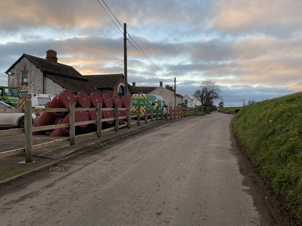 Temporary pump discharge pipework is being lifted into place on Sunday 17th December 10:00-16:00 at Northmoor PS, Huntworth Lane, Moorland. Please approach with caution, delays of up to 15 minutes may occur. Apologies for the inconvenience. <a href="/EnvAgencySW/">Environment AgencySW</a>