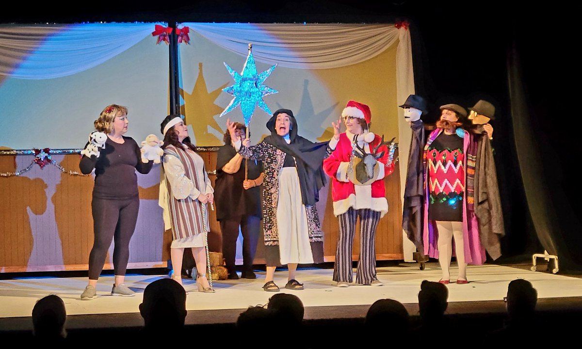 I invite you all to the CHARITABLE SISTERHOOD CHRISTMAS SPECTACULAR tonight 🌟 Tickets at theelpasoplayhouse.com 🎅