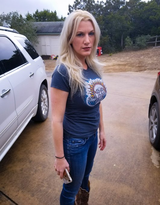 It is a brisk but quickly warming Sat morning.  Big holiday party this evening and I am excited for it<a href="/tag/hungry"class="tags"><span>#hungry</span></a><a href="/tag/tuesdayvibe"class="tags"><span>#tuesdayvibe</span></a>