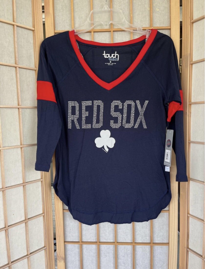 OldSowell's tweet image. ebay.com/itm/1449802634…
#RedSox #ladies #sizesmall #AlyssaMilano #bling #tshirt #NWT #holiday #giftidea