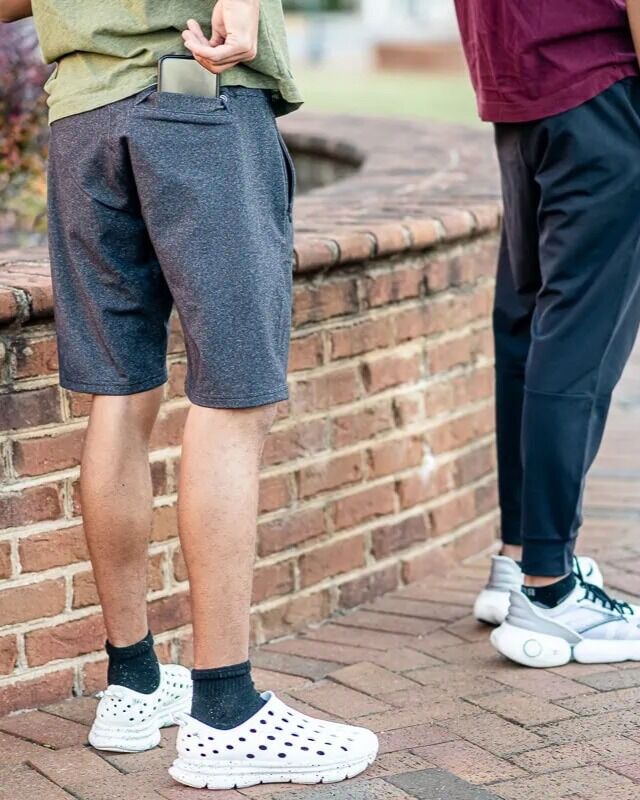 dailymomtweets's tweet image. Prioritize coziness and style 👏 

Read more: jo.my/1lzydlv
.
.
.
.
.
#clothingformen #comfyclothes #sweats #workoutgear 

#christmasspirit #christmascountdown #christmaspresents #holidays #giftsforhim #christmasmagic #christmasgiftsideas #personalisedgifts #christmaspa