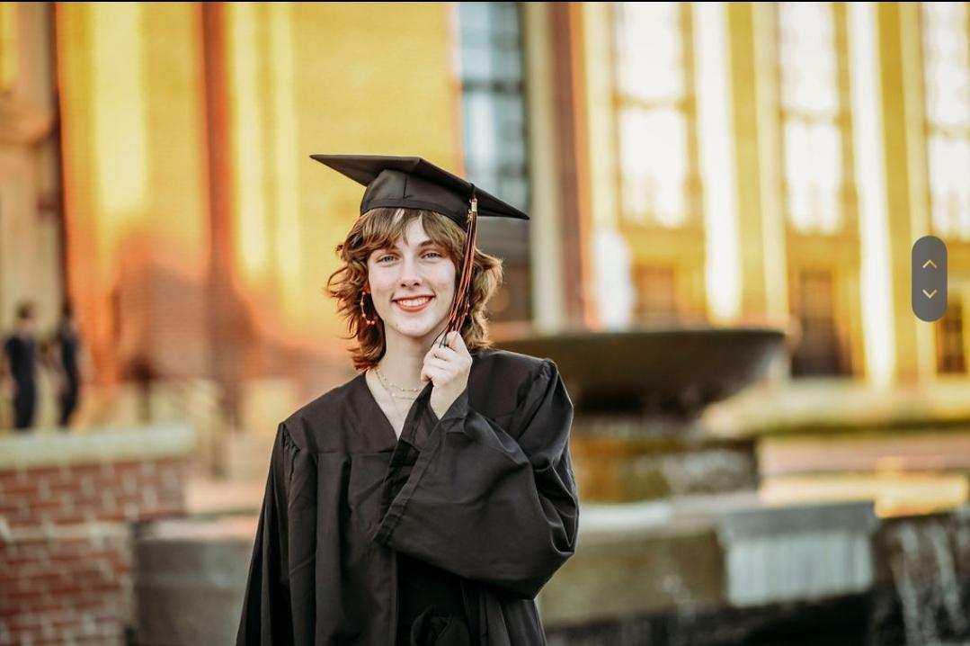 HigginsLorij's tweet photo. Sarah, we are so proud of you! #okstate23 #gopokes https://t.co/yVcgEbL4xi