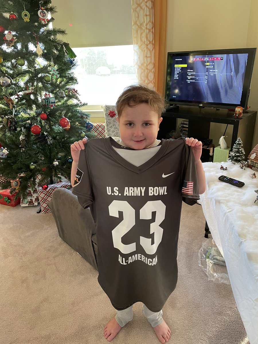 JoeTroutman2's tweet image. Thank you to @USArmyBowl and @ColinHurley. Eli’s face lit up and he was super happy. Can’t wait to see the game. #FightLikeEli #bELIeve #TrinityStrong #USArmyBowl #AllAmerican 💯🔥🫶
