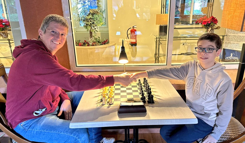 Tarjei J. Svensen on Twitter: Nepomniachtchi is one of few players with a  plus score against Carlsen, but two of his wins came in 2002 and 2003, one  in 2011 and 2017.