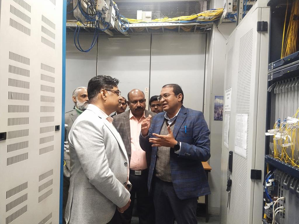 Shri Rajiv Kumar, Director Fin., BSNL, on-site visits to key telecom installations in Chandigarh - from 4G core sites to POC BTS sites and more. Collaborating with CGM Punjab and senior officers to strengthen our network.

#BSNL #ConnectivityJourney #TelecomInnovation