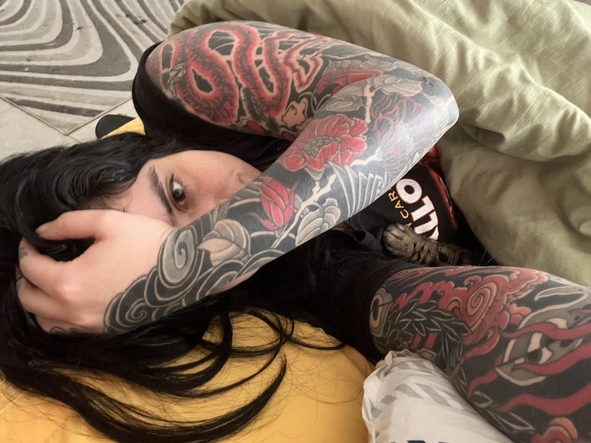 Buenas 🌞! Un día más de todavía no estar toda rayada ya alv. Me urge estar tapizadísima!!!