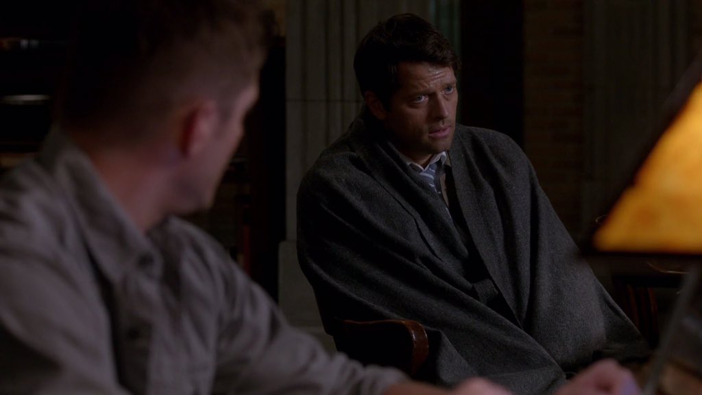 sastiels's tweet image. a headcanon i think about a lot is that dean didn't wrap a blanket around cas, he actually wrapped his robe around cas