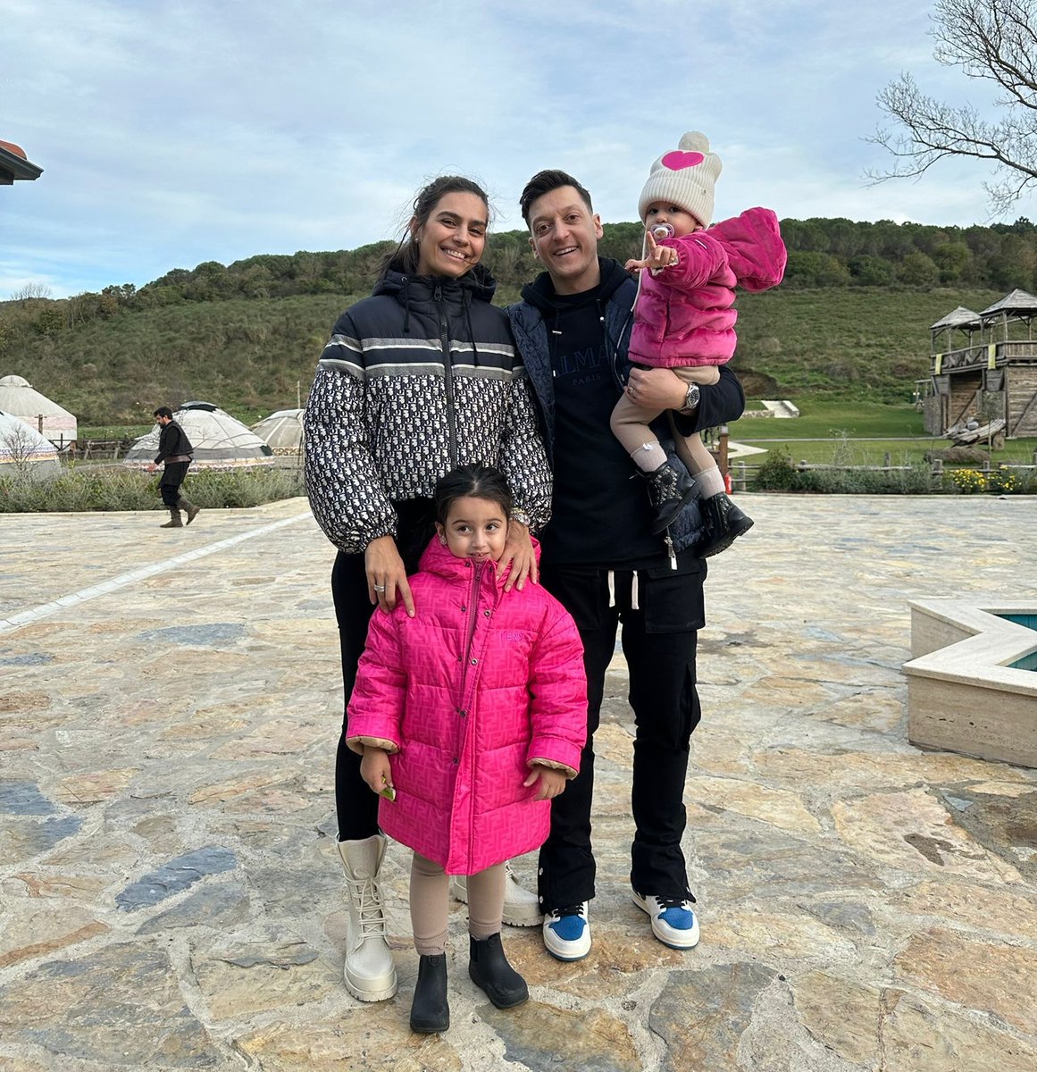 Mesut Özil tweet media