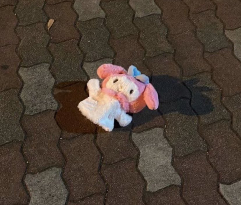 heartipink's tweet photo. she’s just like me https://t.co/FKpB51Ktic