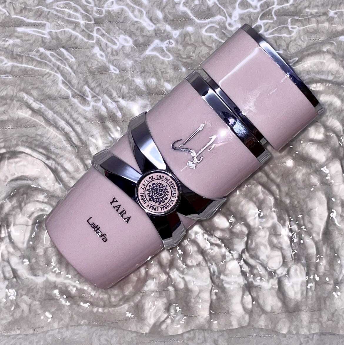 ChicArome's tweet photo. La star des parfums ✨ 
YARA MOI 
héliotrope, mandarine, orchidée
notes de cœur
fleurs, fruits tropicaux
notes de fond
vanille, bois de santal, musc
Type de parfum
oriental, floral https://t.co/C4VanPaK7M