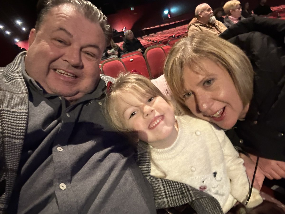 thewrightqs's tweet photo. @WickedProd  Sitting at The Granville theatre ramsgste thinking what a great show can not believe this is a  local show  feel like I am at the west end love ❤️ to you great actors https://t.co/eIAmYI657l