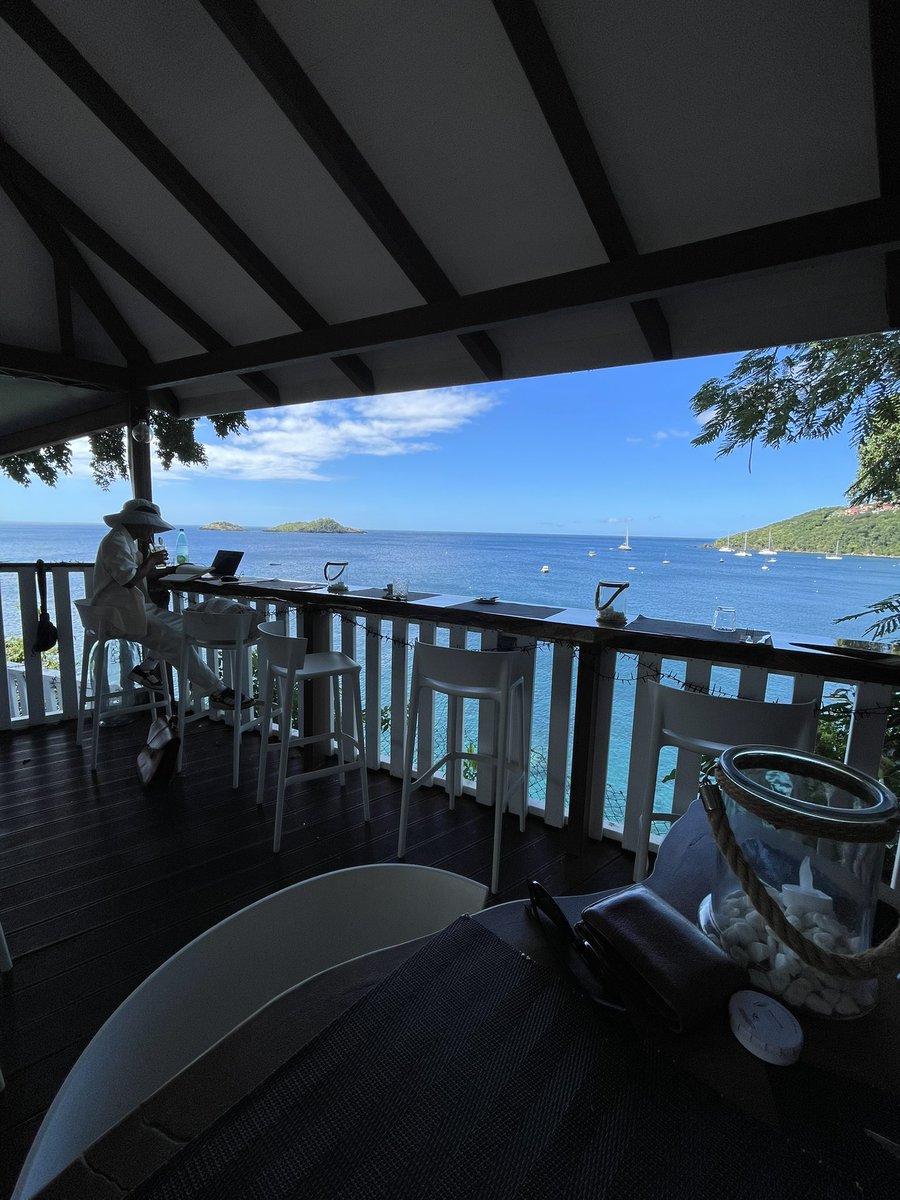 ArcAlexP's tweet photo. 1 semaine en Guadeloupe c’est pas assez mais c’est quand même pas mal 🥰😍🤩
Déjeuner au rocher de malendure 😍 https://t.co/G46NVtwUk3