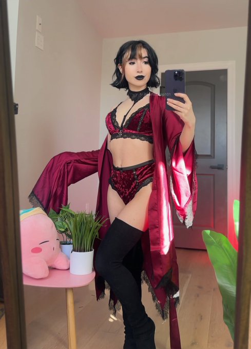 Watch huni 🍯's leaked NSFW photo on TwXstars