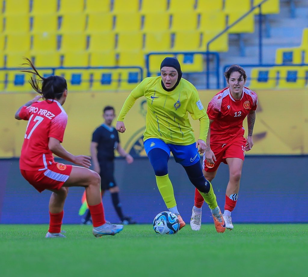 LinaBoussaha's tweet photo. Running after the 3pts. 💨
Each step forward is a heartbeat closer to our goal. 💛💙
Let’s finish this year wonderfully. 🦾
#alnassr #victory #togetherisbetter #letscontinue #focusongoals https://t.co/c7lG664oeH