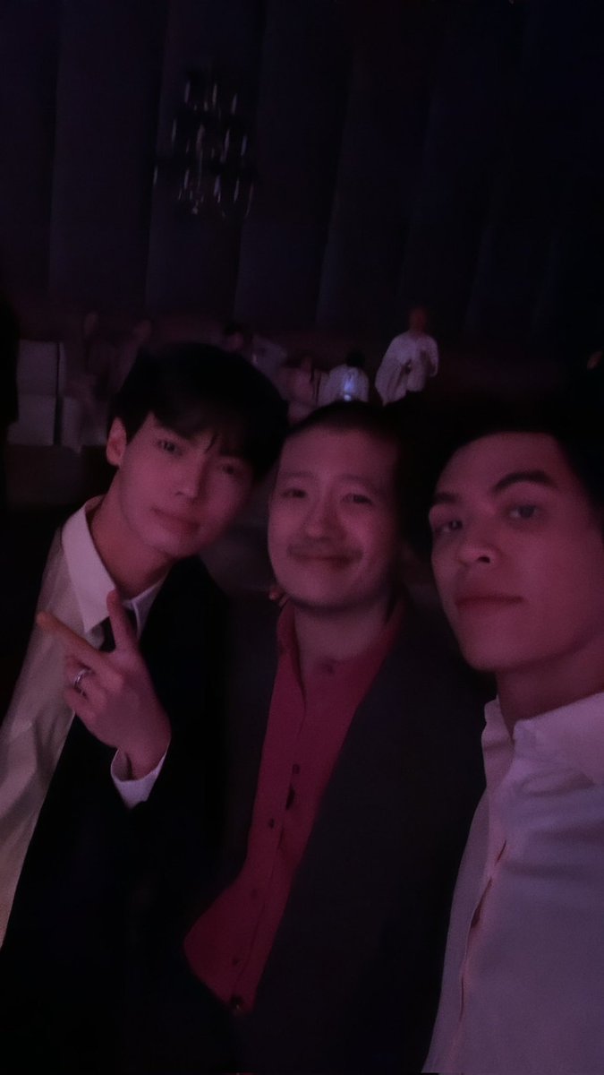 pqtimxh's tweet photo. คู่นี้หลายครั้งละน่ะ พี่จอสคือโคตรเอ็นดุวน้องวินอ่ะ เป่นอีกคนที่ซัพพอร์ตน้องวินดีมาก ถือกระเป๋า velence บ่อยมาก อุดหนุ่น souri ก้อบ่อย ชั้นเขินเหมือนกันน่ะบางที☺️☺️#จอสวิน #winmetawin https://t.co/bqbKxKJNCE