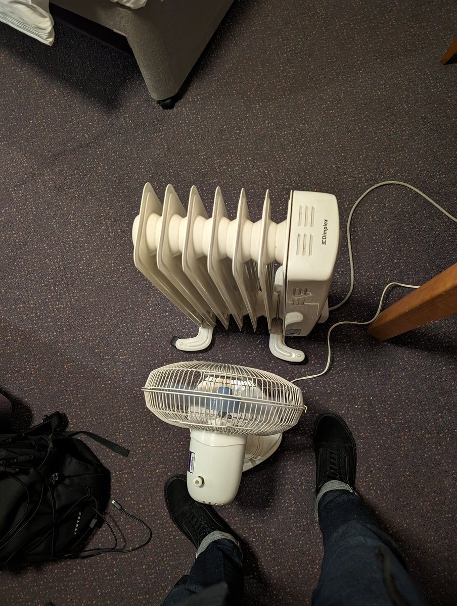 Justin Pywell (@justinpywell) on Twitter photo When you get to your <a href="/premierinn/">Premier Inn</a> room and the window is open and the heating is broken, glad I'm not paying for the electric! When you get to your <a href="/premierinn/">Premier Inn</a> room and the window is open and the heating is broken, glad I'm not paying for the electric!