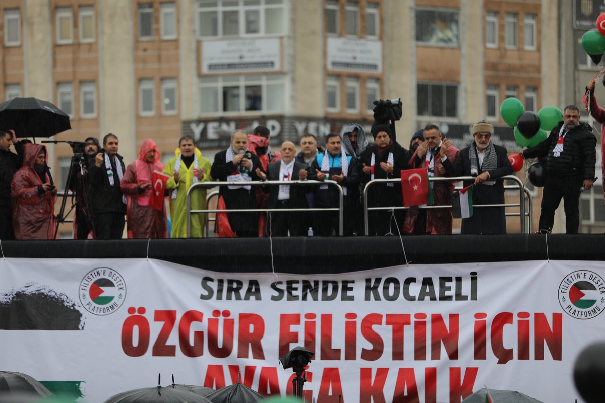 _aliyalcin_'s tweet photo. “Kocaeli’den Gazze Direnişine Selam Olsun"

🔺Filistin’e Destek Platformu çatısı altında Sakarya’dan başlayıp, Şanlıurfa’da devam ettiğimiz "Filistin'e Özgürlük Yürüyüşleri"mizin üçüncüsünü bu kez " Hak-İş’in öncülüğünde Kocaeli’de gerçekleştirdik.

🔺Gazze'nin zincirleri kırılana, Filistin özgür olana dek mücadelemiz devam edecek. 

#FilistineÖzgürlükYürüyüşü
@destekfilistine  #Kocaeli