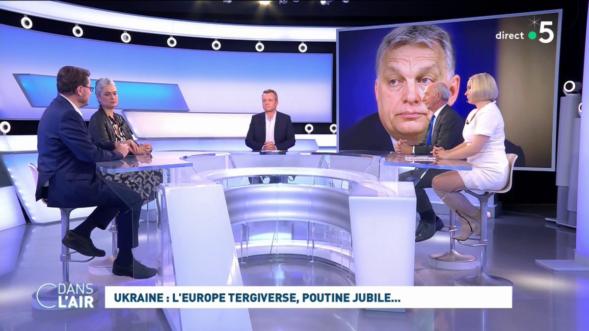 Cdanslair's tweet photo. ⬛#Ukraine : l'#Europe tergiverse, #Poutine jubile...
Vous pouvez retrouver cette émission #cdanslair, présentée par @AxeldeTarle, sur toutes les plateformes de podcast et en replay sur France 5 : https://t.co/l4zOl0B9C4
#GuerreUkraine #Zelensky #UE #Pologne #CanonCaesar https://t.co/lHiVb3qW1S