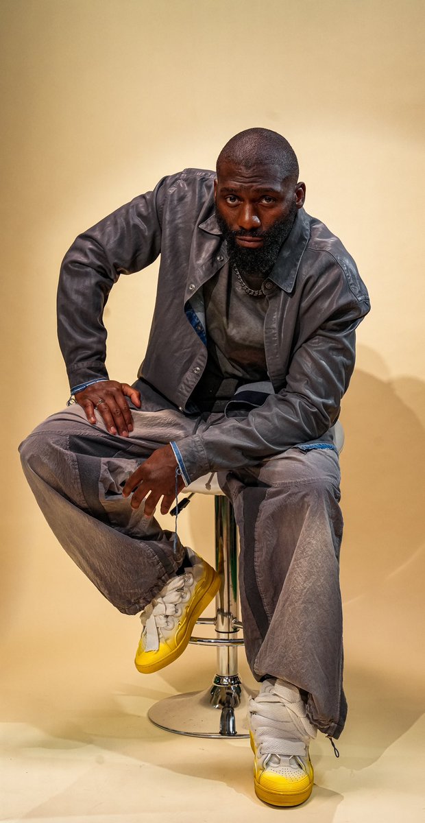 CedricDoumbe's tweet photo. Moi qui attends sagement que La SUEUR parle de @SalahdineP qui s’apprête à entrer dans l’histoire en prenant la ceinture dans une 3e catégorie. 🕯️⌛️ https://t.co/McWxIo7F0r
