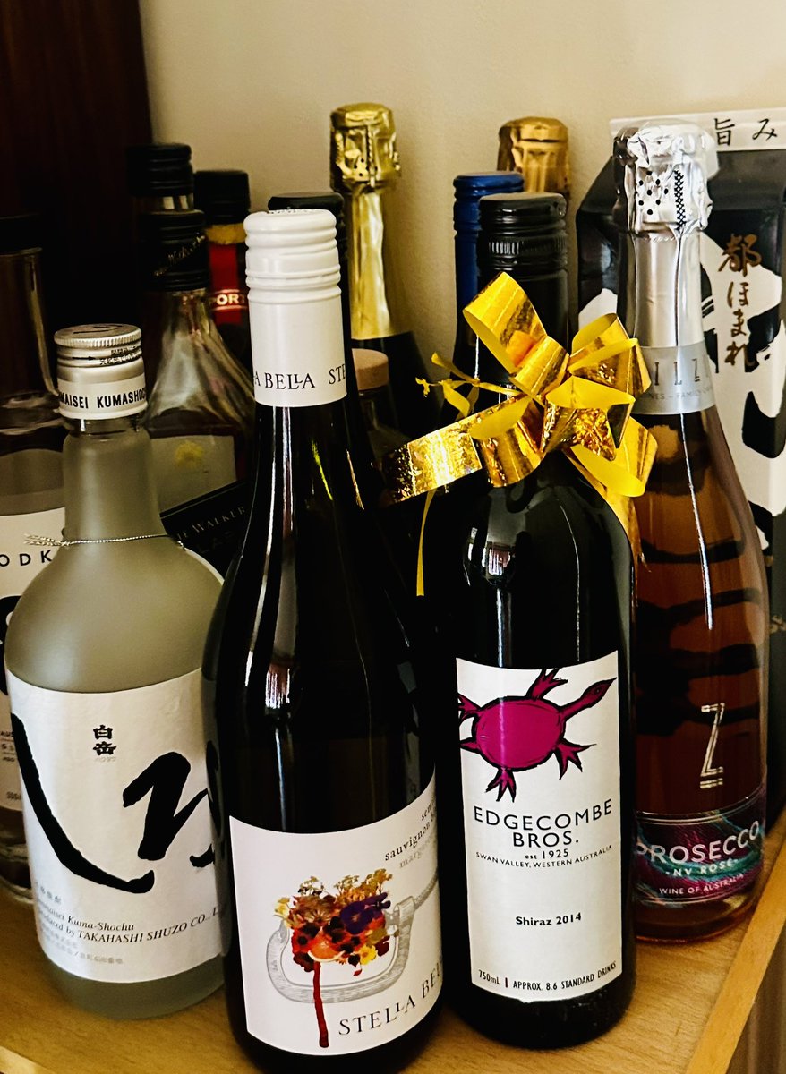MorimoriMiko21's tweet photo. This is the results of the hard work with our kiddos last all year🍾1年間生徒達と全身全霊全力でぶつかった結果が💁♀️
#学年末 #christmas #education #Appreciation #schoolend
#Thankful #love #おうちのみ #andchocolates #endoftheyear
#australia #写真 #幸せ貯金 #NeverGiveUp https://t.co/aiYXGoYQvf