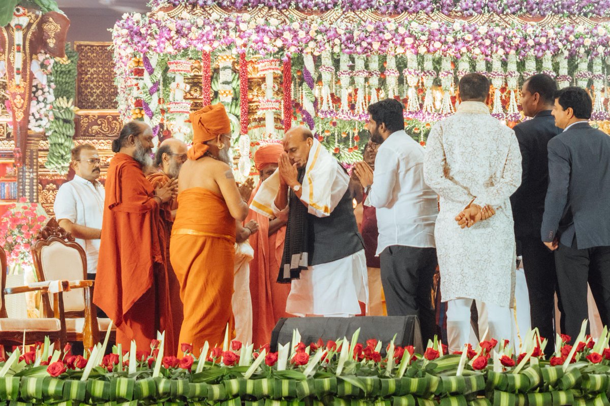 annamalai_k's tweet image. இன்றைய தினம் சென்னையில், இம்பா சமூக அமைப்பு மற்றும் திருமுறை சைவ அடியார் திருக்கூட்டத்தாரால் சிறப்பாக நடத்தப்பட்ட, ‘பன்னிரு திருமுறை திருவிழா’ மற்றும் அருள்மிகு மதுரை மீனாட்சி அம்மன் சுந்தரேஸ்வரர் திருக்கல்யாண வைபவ நிகழ்ச்சியில், மாண்புமிகு மத்திய பாதுகாப்புத் துறை அமைச்சர் திரு.…