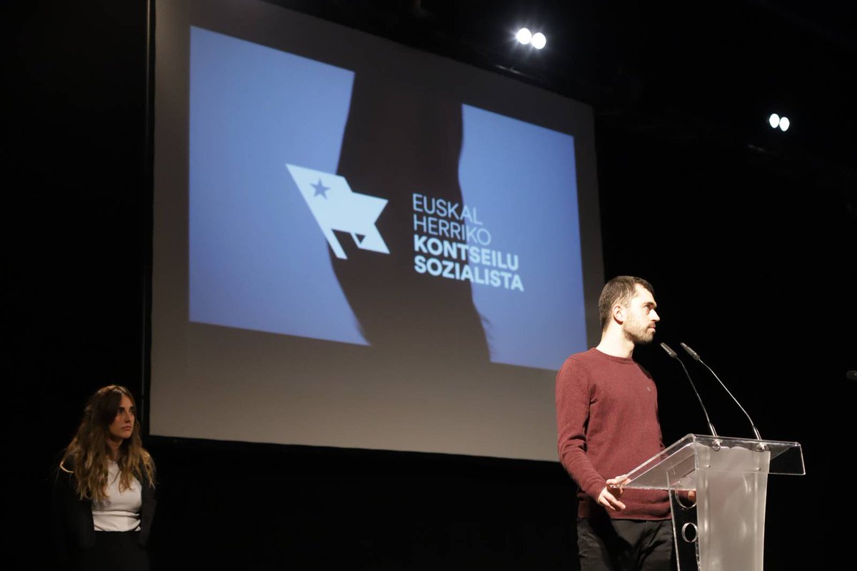 Euskal Herriko Kontseilu Sozialista aurkeztu dugu gaur Eibarko Astelena pilotalekuan. Aurrerantzean, Mugimendu Sozialistaren erreferente politiko eta antolakunde nagusia izango da.