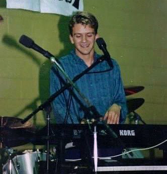 Me.
Autumn ‘87.
Rockin’ like Dokken.
But on keyboards.
Might be eligible for an endorsement. 
Where my reps at? @KorgUK