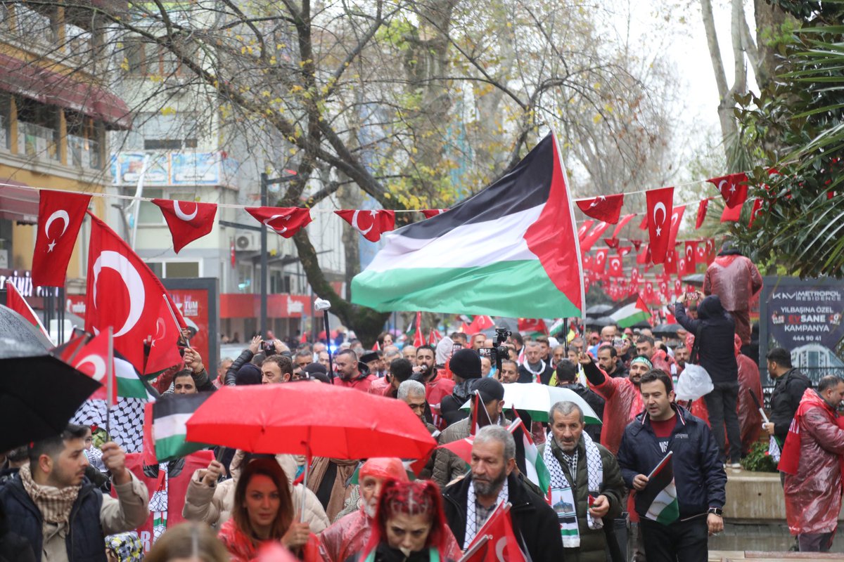 yildizali19's tweet photo. 📍"Kocaeli’den Gazze Direnişine Selam Olsun"

🔺Filistin Dayanışma Platformu çatısı altında yürüttüğümüz "Filistin'e Özgürlük Yürüyüşleri"mizin üçüncüsünü " Kocaeli’den gerçekleştirdik.

🔺Gazze'nin zincirleri kırılana, Filistin özgür olana dek mücadelemiz devam edecek. 

#FilistineÖzgürlükYürüyüşü
@destekfilistine  #Kocaeli