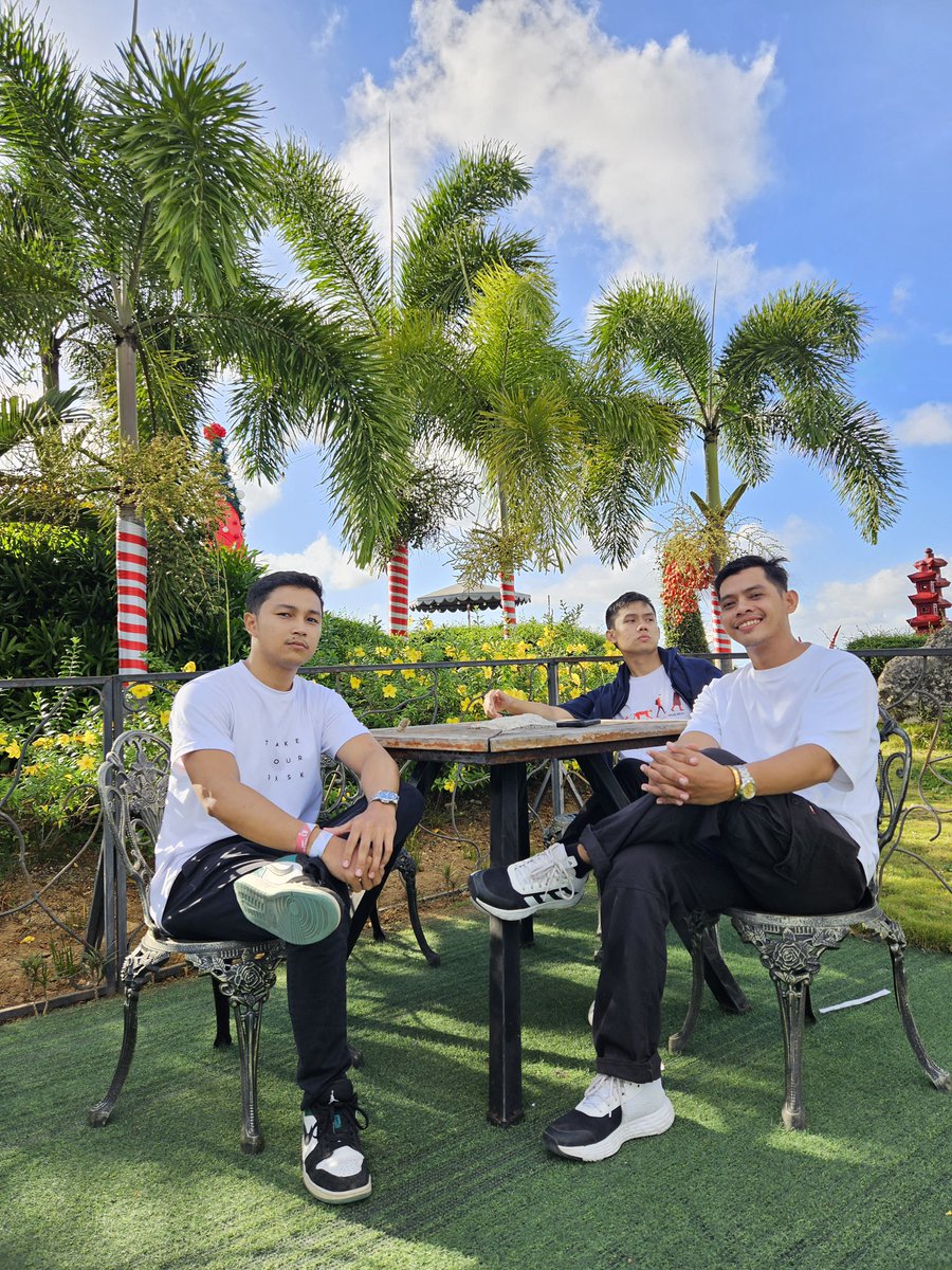 callme_jam95's tweet photo. Mga Tito mong laagan 🖤🤍. #AmayaView https://t.co/2VZYMAUklJ