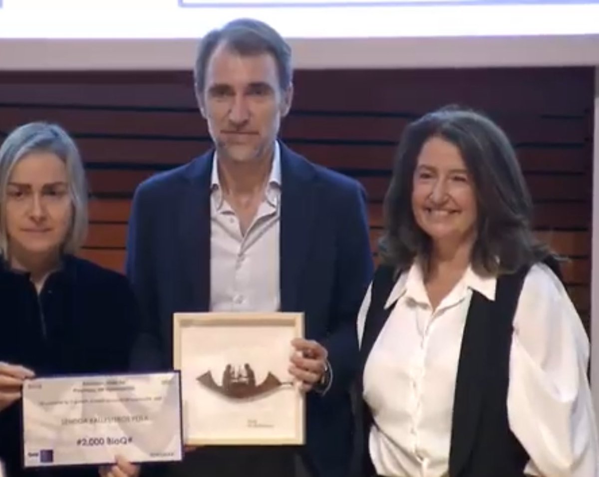 ArantxaPicon's tweet photo. Zorionak @SendoaBP 
Premio al mejor proyecto de innovación y nominado en la categoría de mejor investigador emergente. 
No pudo recoger el premio pero es merecedor de 1 reconocimiento por su capacidad de trabajo en equipo y por su mente privilegiada. @biobizkaia @santamarinaospi https://t.co/aTz3nsHPGC
