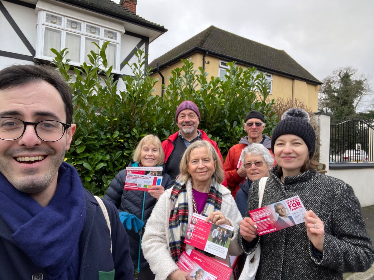 Last Wanstead Village canvass of 2023!! Picked up some case work and good chats about next year’s mayoral, GLA and likely general election. 🗳️ Thanks to all our members for their help this year 🌹 🙏