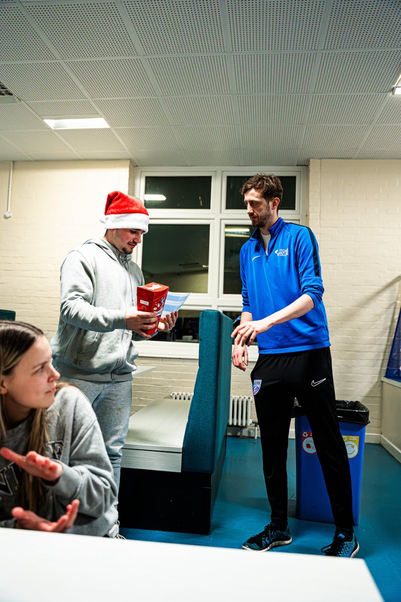 🎄🎅 🍽️ The guys &amp; girls had a blast at our Christmas Meal/End of Term Awards!

#KestrelsFamily #MerryChristmas