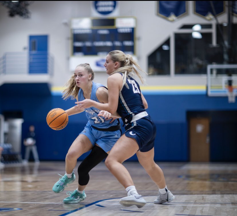 CO bound this morning to watch my favorite Coug #21 @MaggieHutka42 Two tough games in front of the Cougars this weekend in the RMAC, but they are ready for the challenge!! #GoCougsGo 💙💛