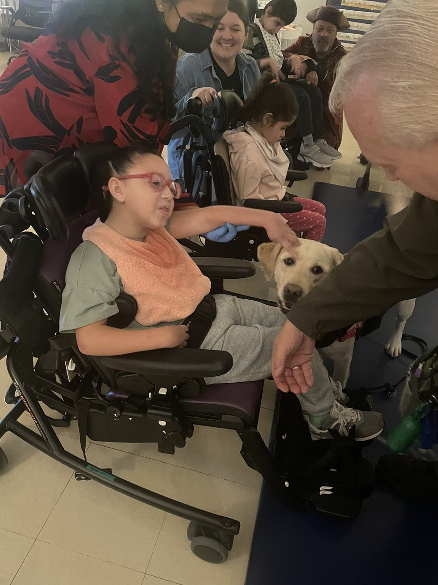 Longviewlion's tweet photo. Thank you to our new K-9 friend Sandy and Mr. Mike for visiting Longview yesterday! Our students and staff loved it! @HeroDogsInc @MCPS #therapydog https://t.co/MEnNpbVFIq