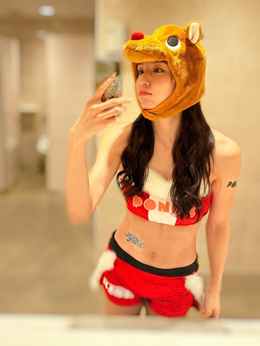 miyahara_kanon's tweet image. 取り急ぎ…
RUF presents
 #RISE_WS2023 Final Round
ご観戦、ご視聴ありがとうございました🥊❤️‍🔥
白熱した試合であっという間に時間が過ぎていってしまいました🔥
当日サプライズで衣装にトナカイが入ってて前半戦だけ1人被らせてもらいました🎅嬉しい🤍

皆様良いお年を！