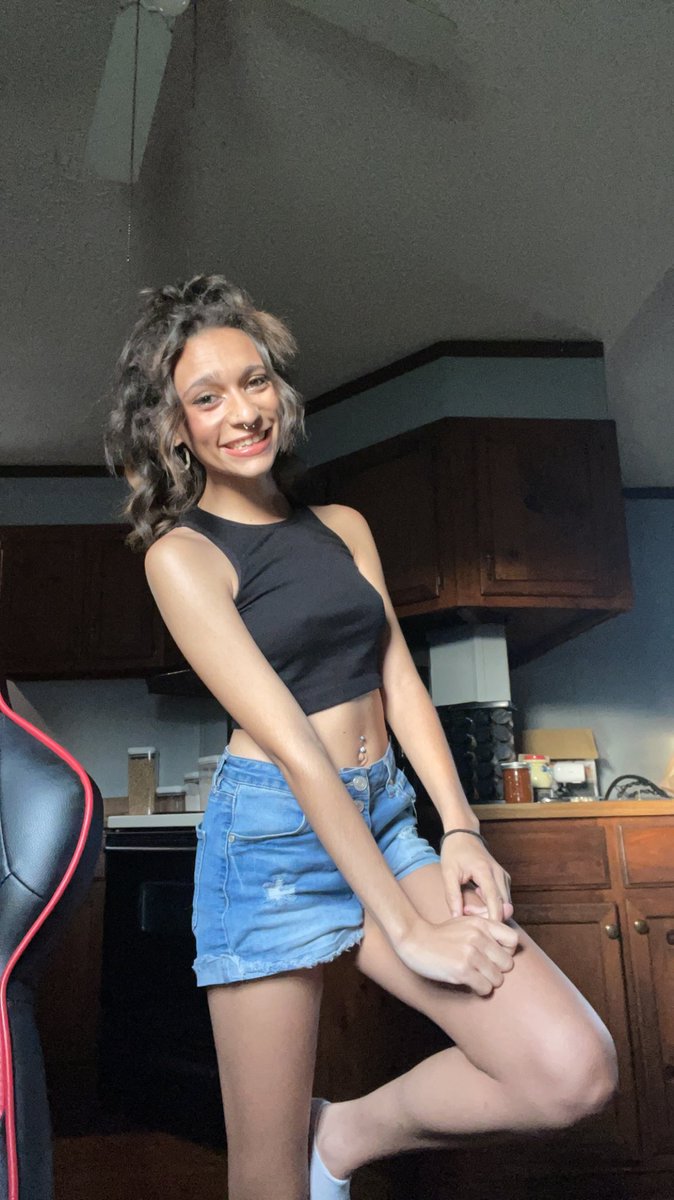 Go vote on my poll on my onlyfans !! 🎄
onlyfans.com/thejestersqueen