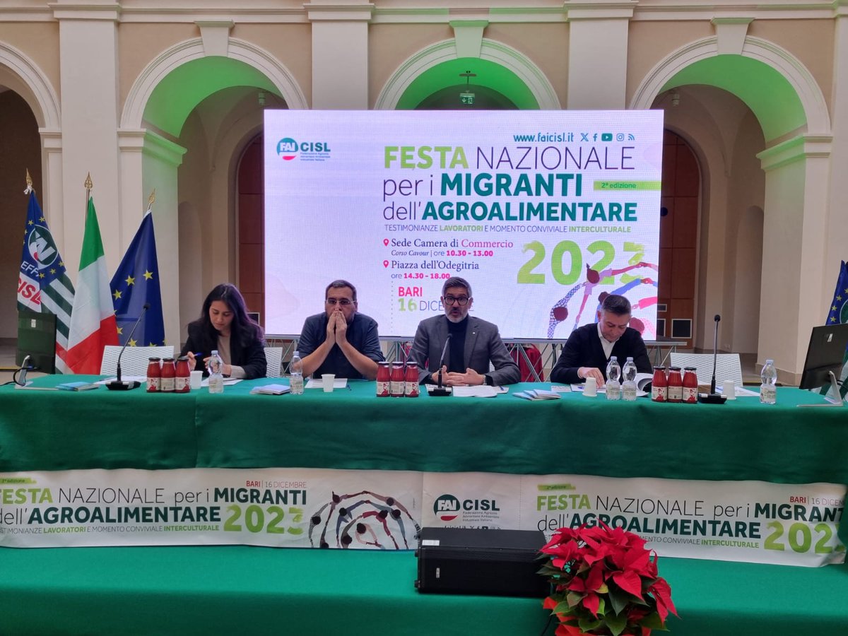 fai_cisl's tweet photo. #Intercultura: SG @OnofrioRota alla #giornatadelmigrante organizzata da #FaiCisl: "Facilitiamo l'emersione dei tanti #lavoratori #migranti presenti nel nostro Paese, che devono essere impegnati attivamente in modo regolare nel settore #agroalimentare" 
👉🏻 https://t.co/BcT2OYLnVu https://t.co/Xj2389lTwX