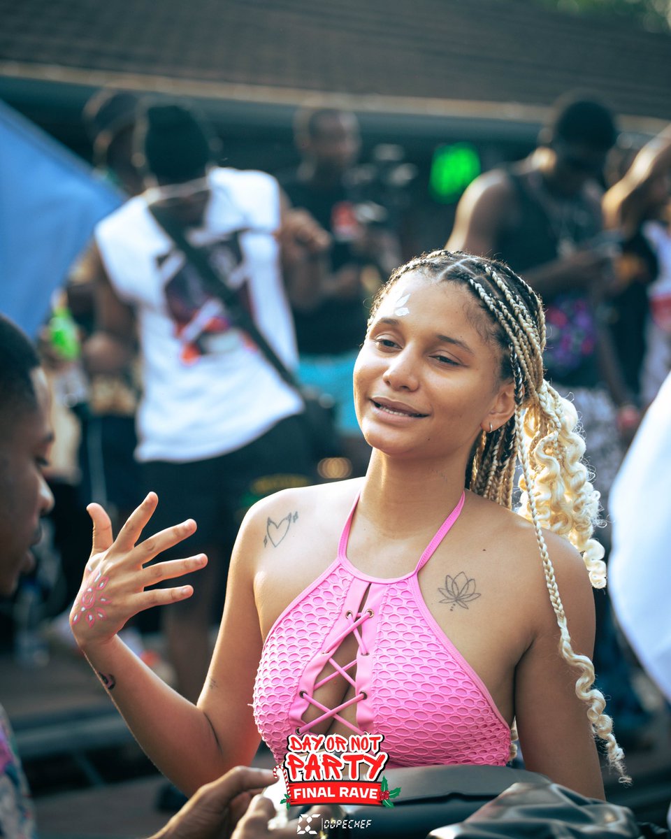dayornotparty's tweet photo. When life gives you lemons, have a fun time with them… 🥺❤️💦🏝️
It’s a date with us on May 1st in Port Harcourt right? 🥰
#dayornotph #portharcourt #finalrave https://t.co/QAYTSKKoRO