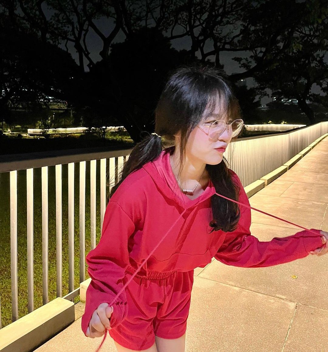 Yêu: 🌹
Rất yêu : 🌹🌹
Rất rất yêu:🌹🌹🌹
Không biết m.n chọn gì ạ😊
Buổi tối vui vẻ nha cả nhà X ơi😉