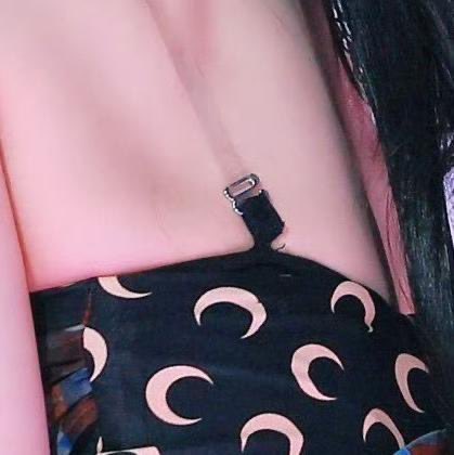 aesdive's tweet photo. why does this always happen to karina ?? HIRE A BETTER STYLING TEAM AND STAFF @SMTOWNGLOBAL this could’ve been a very serious wardrobe malfunction and this isn’t even the first time https://t.co/G0wV0K1Mxp