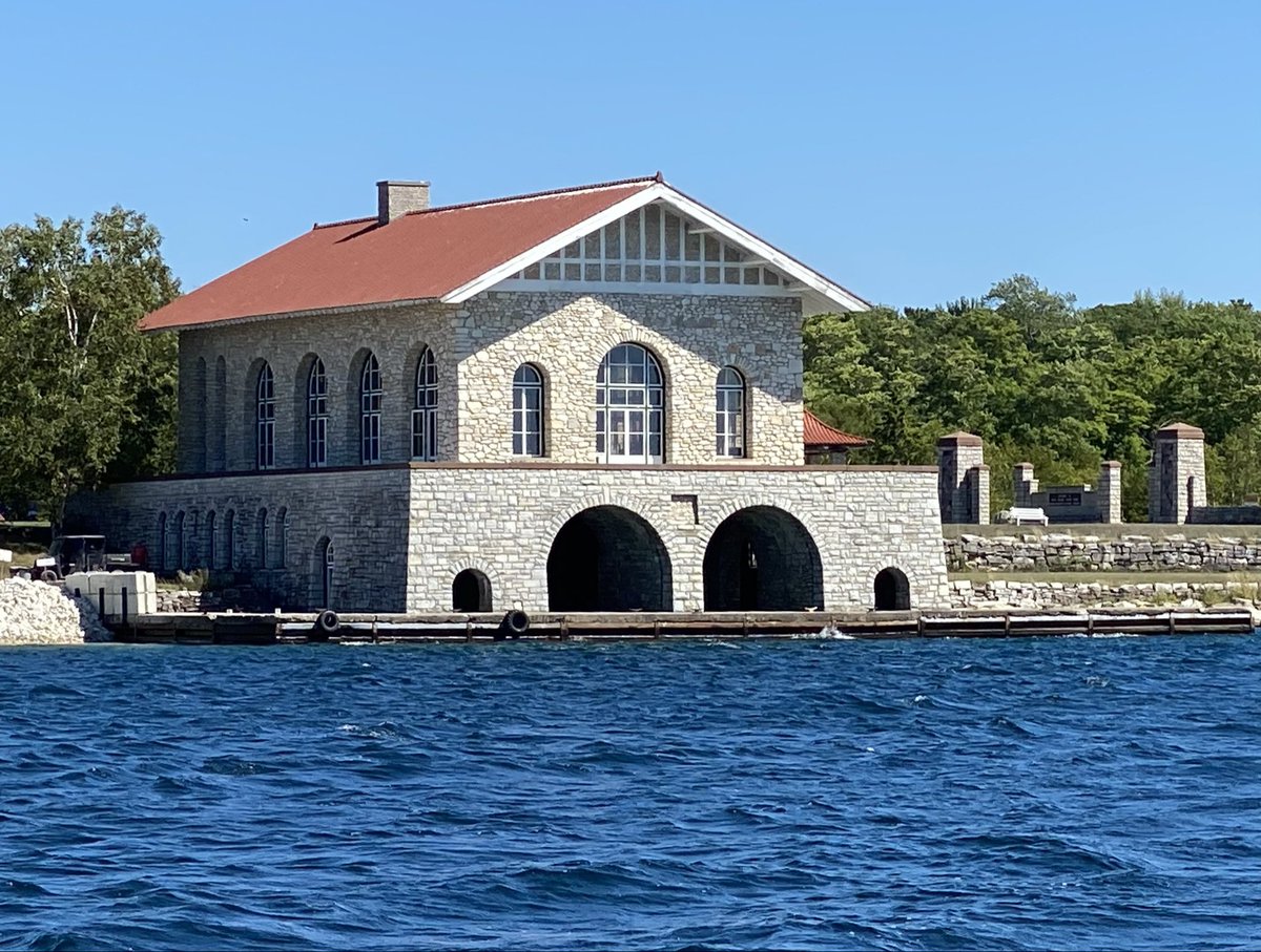 I have a new National Historic Landmark in the w’shed and it is not the magnificent #RockIsland boathouse but an amazing archeological site nearby occupied historically by Potawatomi, Huron, Petun, and Odawa peoples 🌊🌊 Learn some history, humans! Thank you @SecDebHaaland