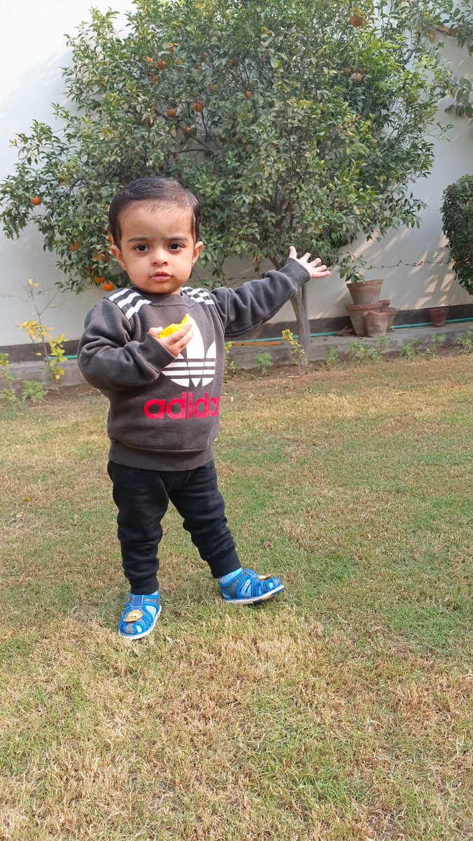 WriterUmair's tweet photo. #cute 
#baby
#MashAllah 
#الشيخ_نواف_الاحمد_الصباح 
#الاتحاد_الاهلي_المصري 
#OTDirecto15D https://t.co/HCVhQuRMdq