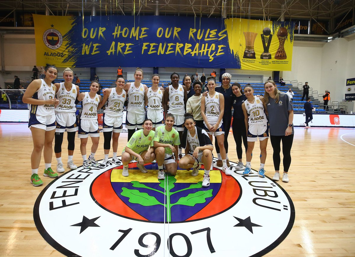 Potanın Kraliçeleri’nden ☝️ Zafer Daha! 💪

ING KBSL 14.Haftası’nda Fenerbahçemiz, OGM Ormanspor’u 88-62 mağlup ederek 14/14 yaptı ve liderliğini sürdürdü.

Skor dağılımımız: McBride 23, Meesseman 18, Alperi 14, Howard 12, Sevgi 9, Anderson 7, Anderson 7, Tilbe 5

#GFBBasketbol