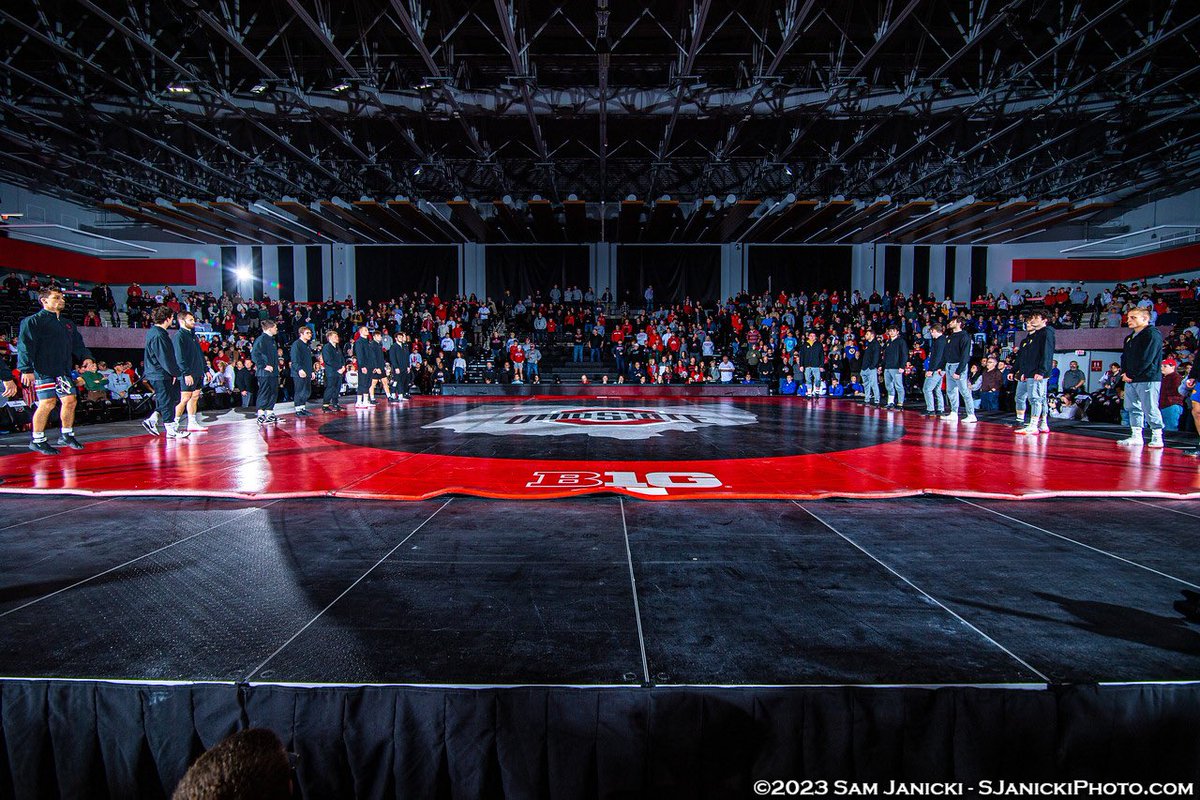 resilite's tweet photo. Which wrestling venue are you choosing? 🤔💭

📸: @SJanickiPhoto https://t.co/mj9KxS9jnF