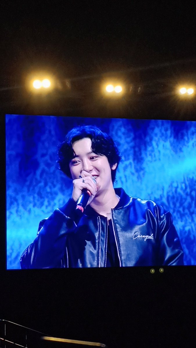 Librachuchu's tweet photo. cutie Chanyeol 🥰
#PENSHOPPExCHANYEOLinMNL https://t.co/EqkejyI0Vi
