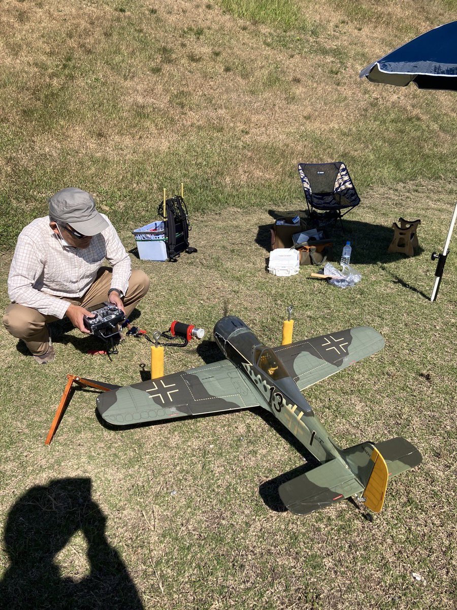 zensan2's tweet photo. ひさしぶりにエンジン機飛ばしました。
京商のフォッケウルフFW190。
斎藤のFA62が、いい音してます。 https://t.co/JsNELNQ0b8