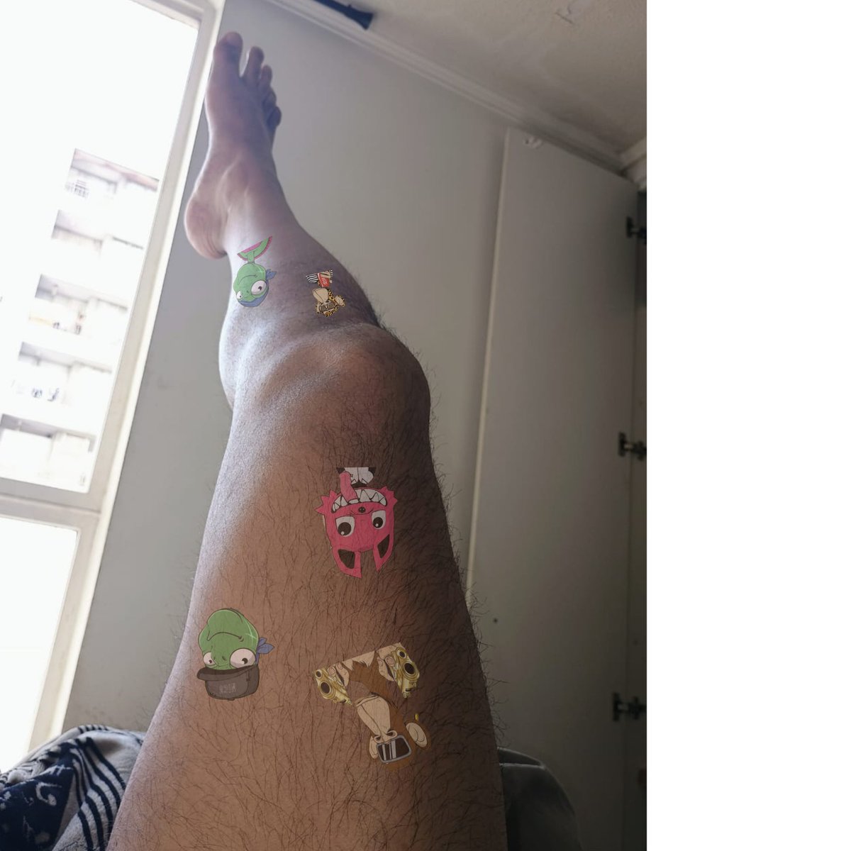 Nico_ub's tweet photo. This leg looks very clean 😸, what if we add some ink ✒️ and create the most expensive IRL NFT tattoo art? #mbayc #BAYC #Azuki #thegods #cryptopunks https://t.co/8WGcWYVKjc