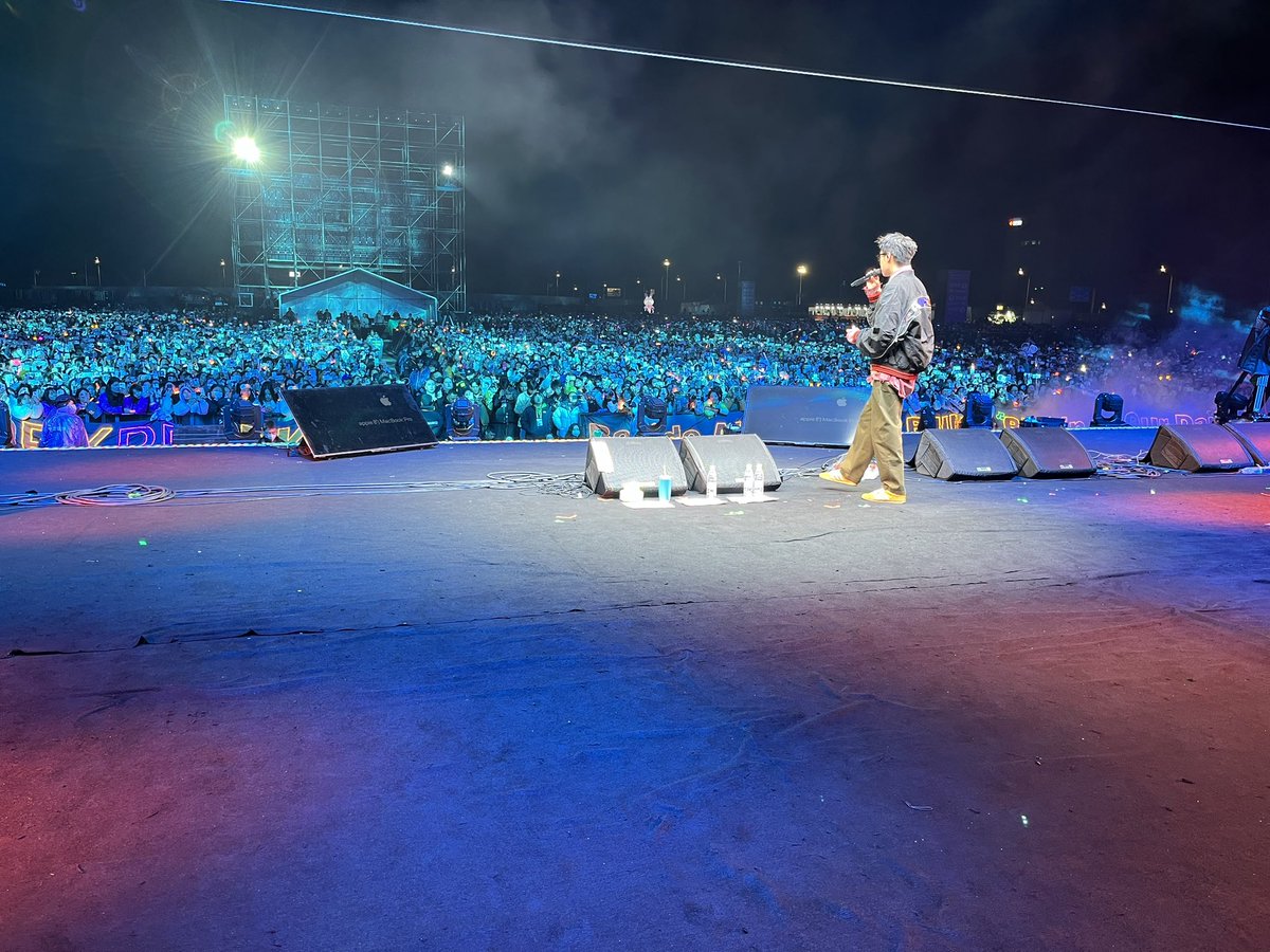 Ballsaxess's tweet photo. เอาภาพจากด้านบนมาฝากเหมือนเดิมจ้าาาาา #bbillkin #wpop #wpop音乐节 #thebrasswaveband https://t.co/OiwOKuwVe9