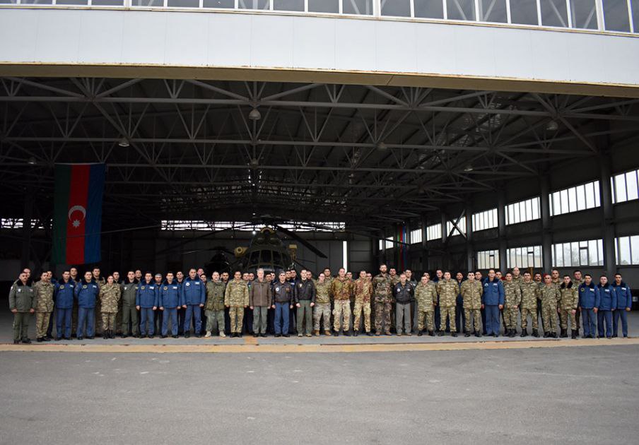 Xalqqazeti's tweet image. 📌2023-cü ilin təsdiq olunmuş fəaliyyətlər planına əsasən Hərbi Hava Qüvvələrinin (HHQ) “N” hərbi hissəsində  Azərbaycan HHQ-nin Mi-17-1V helikopter cütlüyünün “2-ci səviyyəli özünüqiymətləndirmə (SEL-2) təlimi” keçirilib.

#helikopter #telim